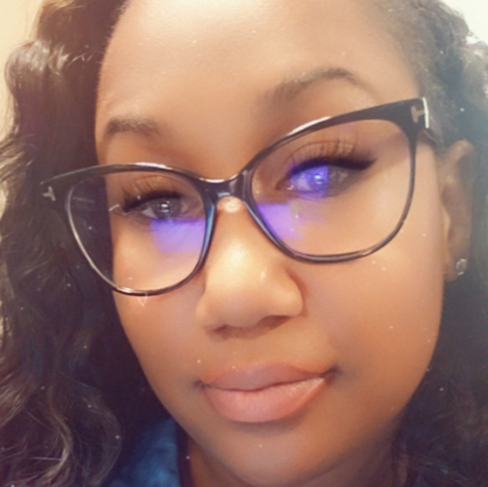 Meet your Posher, Crystal